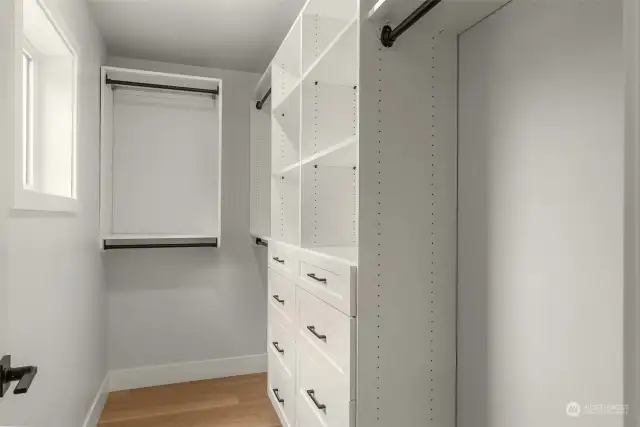 Primary suite walk-in closet