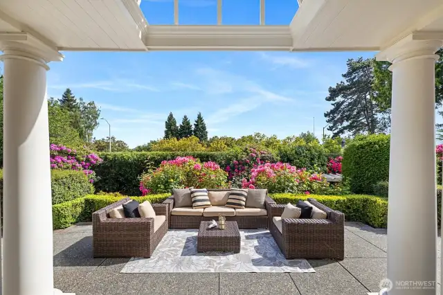 A Southern exposure serene sitting area.