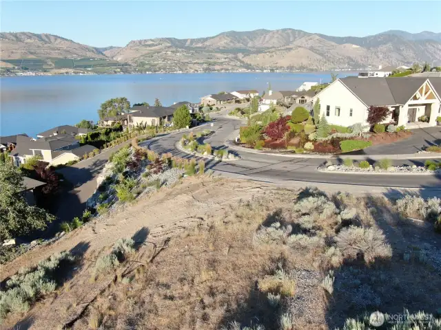 NNA Crystal View Dr