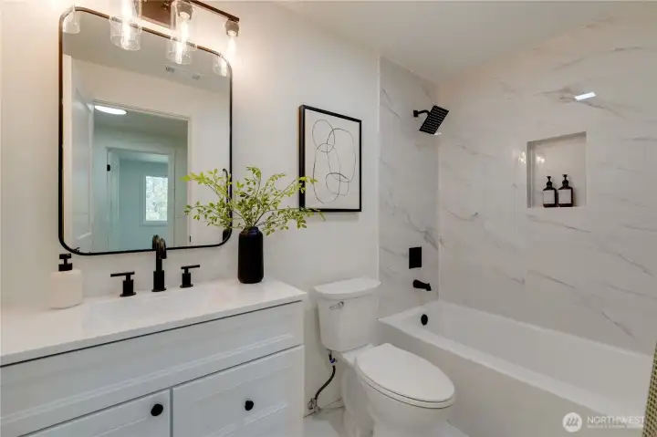 Upper Level Full Bath