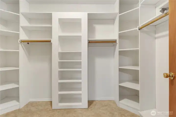 Walk in closet (primary)