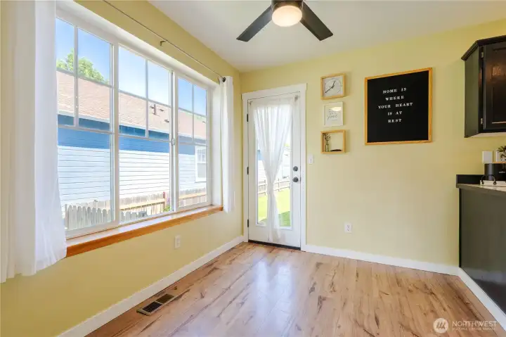 Easy access from the dinning/kitchen into the backyard.