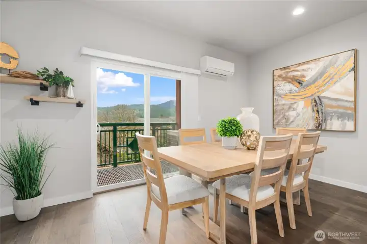 Dining Area Overlooking the Vista Mtn Views!