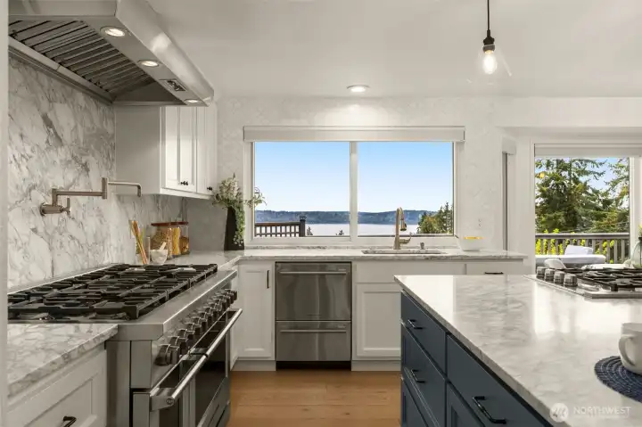 Premium finishes, appliances & generous workspaces for effortless flow from intimate to large gatherings.