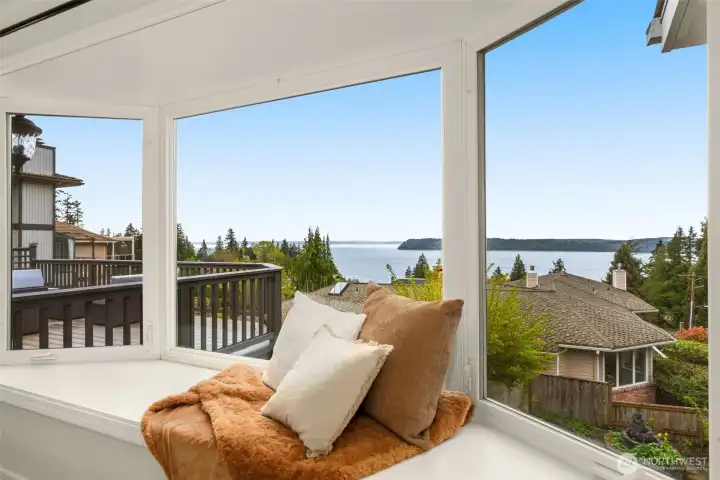Sweeping views! Reading & observation bay. Seller replaced 8 windows.