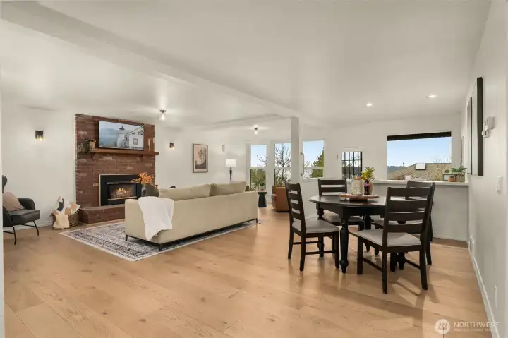 Family room to extend your gatherings. Views for days!