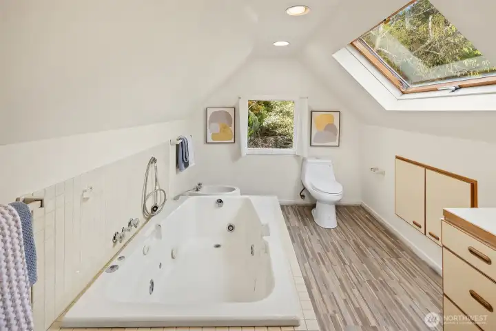 Upper level bathroom.