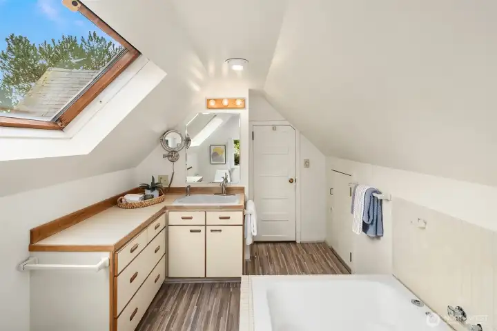 Upper level bathroom