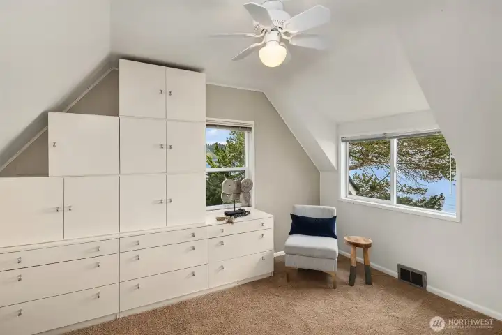 Quest room #1  witha full on view.