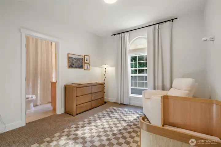 Main Floor Guest Bedroom w/ en suite Main Floor Guest Bedroom w/ en suite