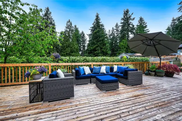 Large entertaining deck, offers privacy and tranquil setting