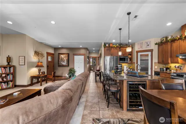 Open concept common areas w/ bar seating