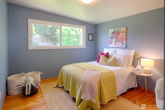Second bedroom.