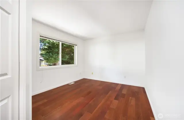 3 more bedrooms upper