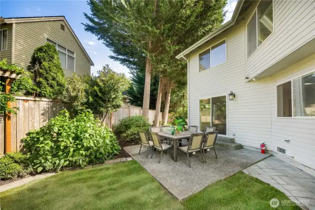 Multi-zoned outdoor for relax
