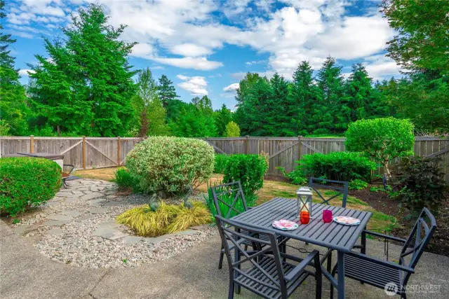 Mature landscaping - enjoy the privacy and space to entertain