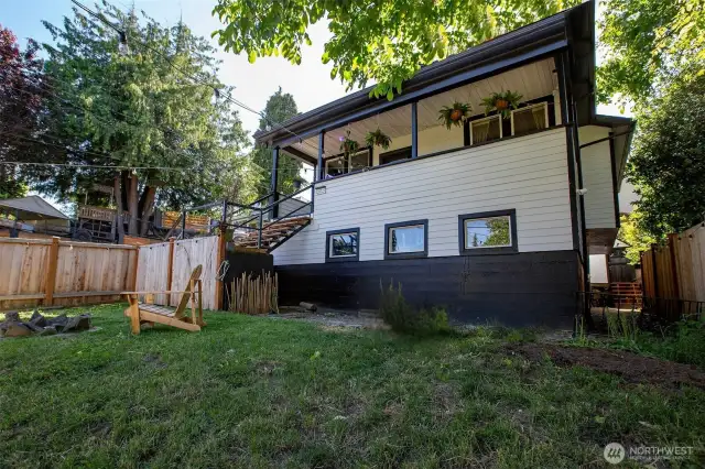 Fully-fenced front yard and mature landscaping,