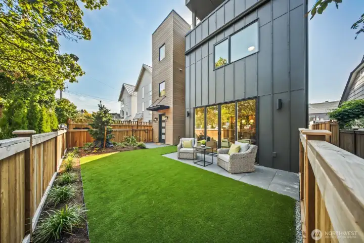 Private front yard creates an indoor/outdoor entertainment space