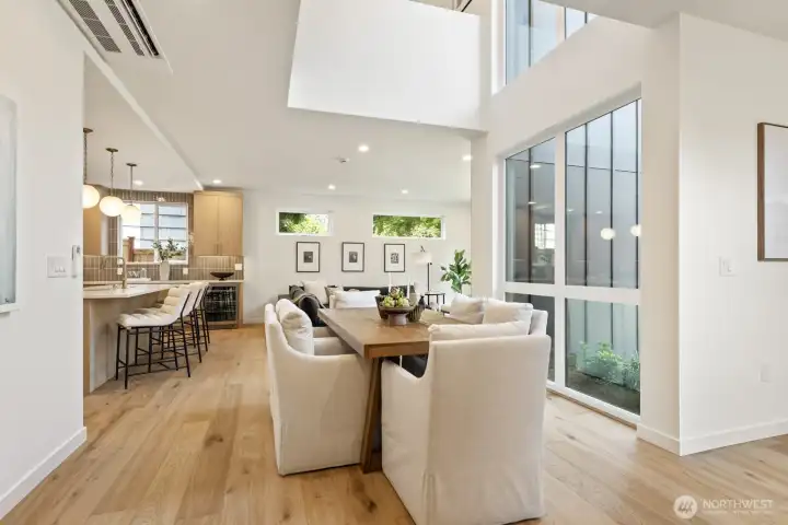 Clear story feature creates a dramatic setting for your dinner parties