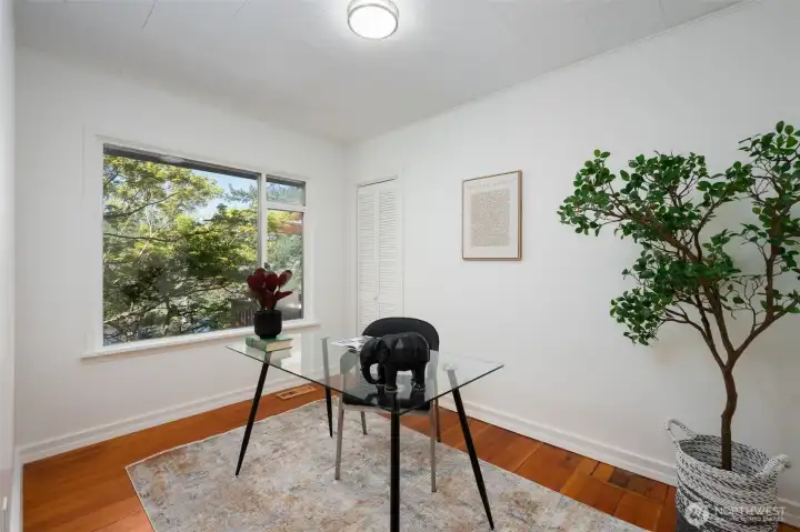 What a great nature view as you work from home, if that is your need.