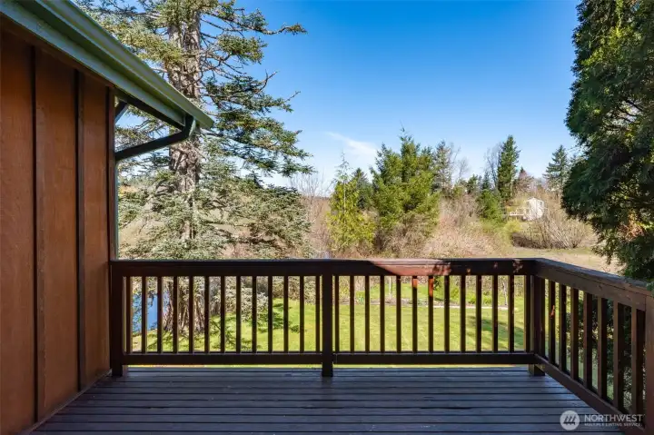 Side deck facing north.