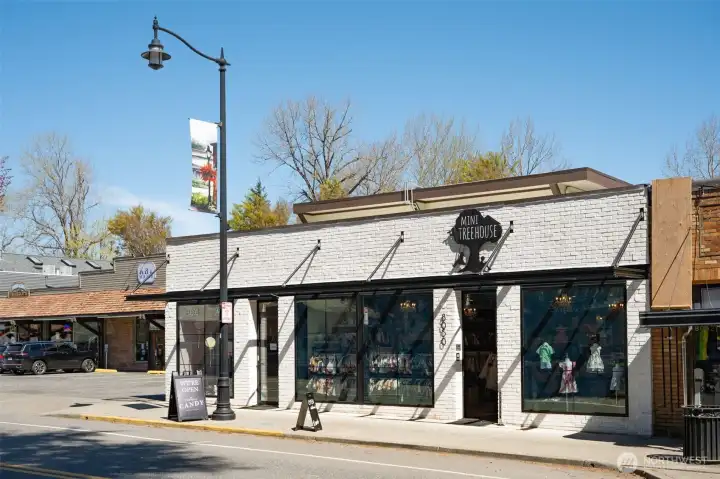 More shops in historical downtown Snoqualmie.