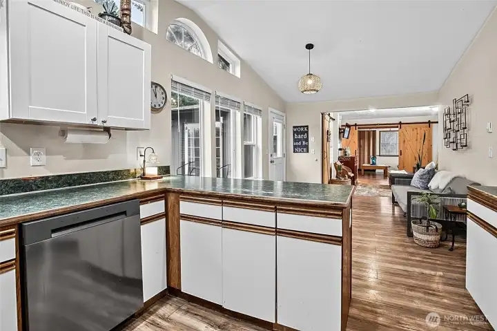 Light & Bright Kitchen