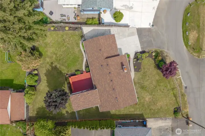 New roof installed in 2020.
