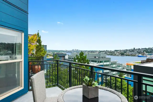 Large private deck with views from Gas Works to Downtown!