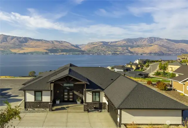 The Lake Chelan views do not get any better than this!