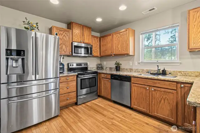 Kitchen Comes With All Appliances