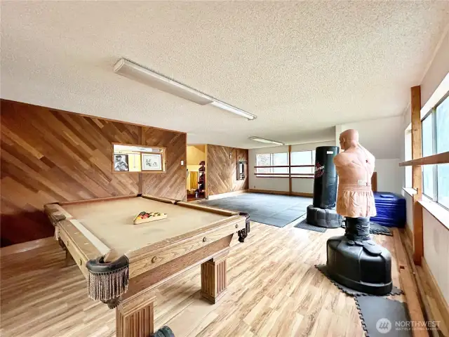 20x28 Flex room for anything you need.
