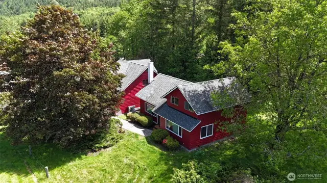 Four plus bedroom farmhouse, bonus room and more.