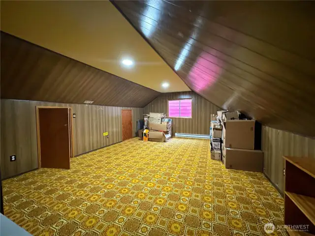 Bonus bedroom upstairs