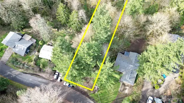 Lot lines are approximate.