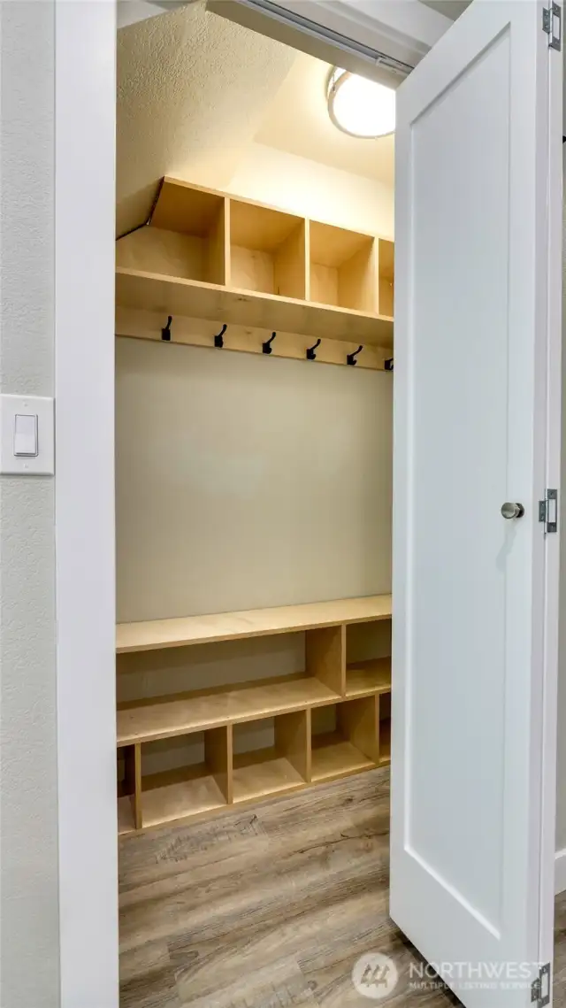 Storage with built-ins
