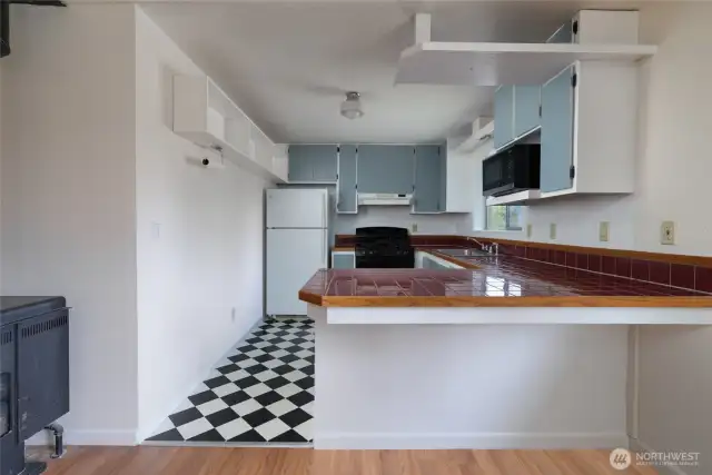 Shop apartment full kitchen