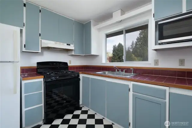 Shop apartment full kitchen
