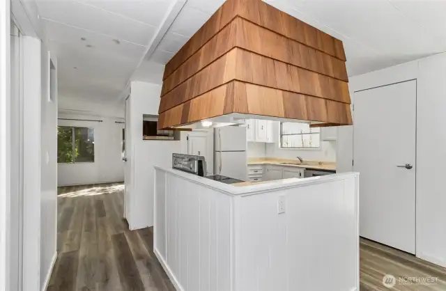 Small shingle kitchen island accent