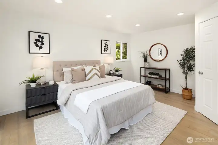 Main level primary suite