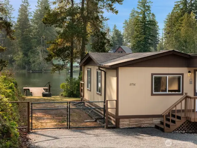 Side yard/ RV Parking