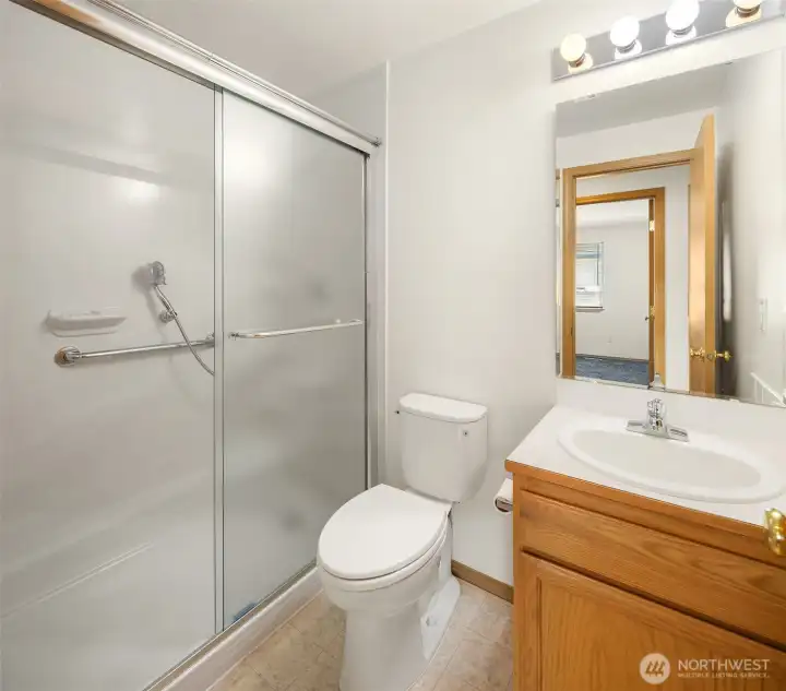 Main bath w/ADA features