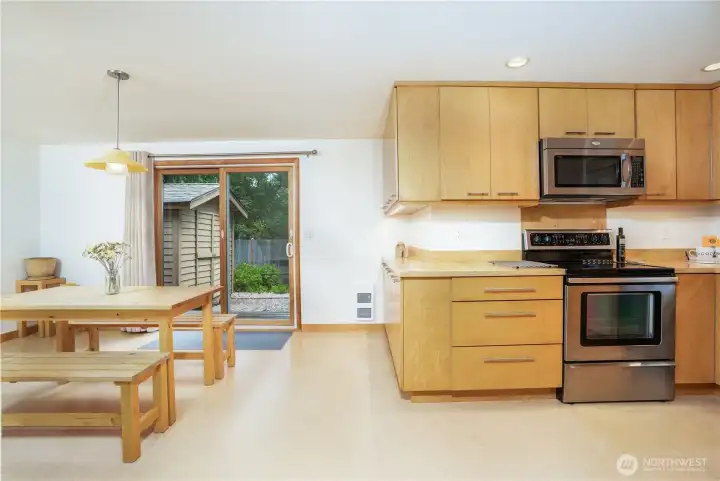 Large & cheery remodeled kitchen and dining area