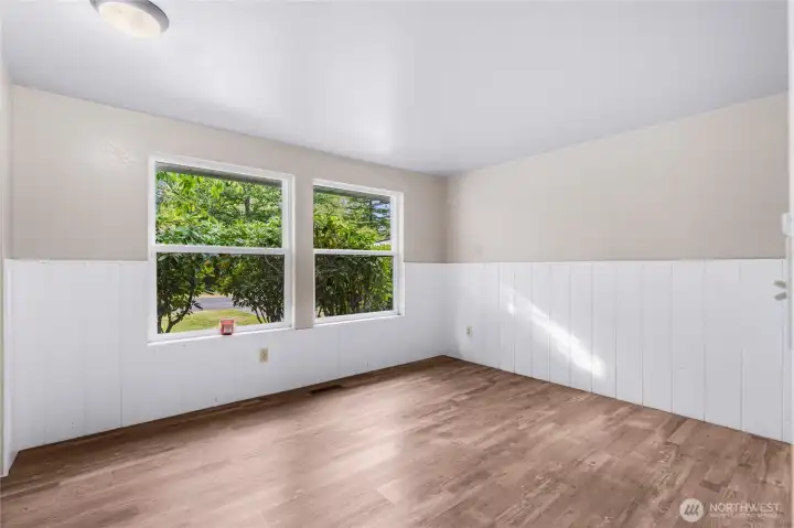 Another nice size bedroom.