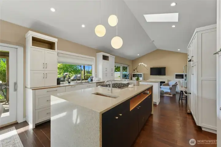 Kitchen w/island - facing family room