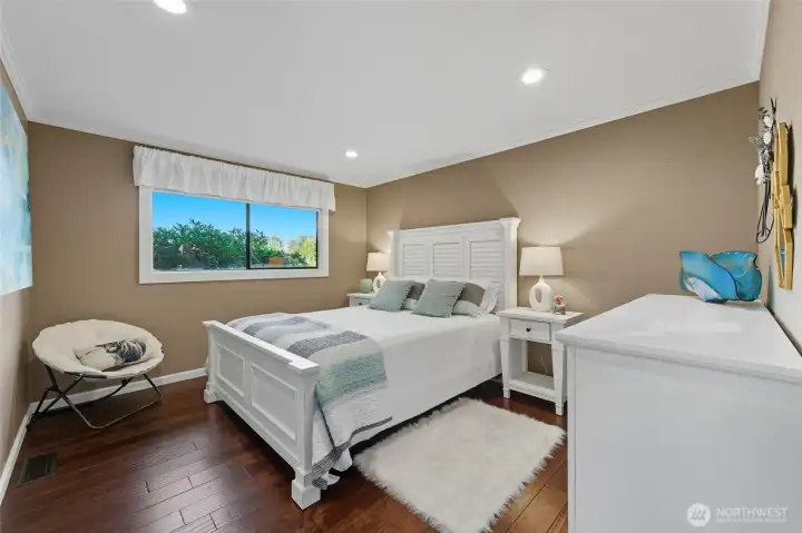 Secondary bedroom - upstairs