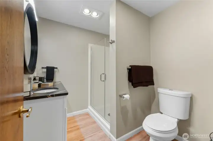Lower level 3/4 bathroom