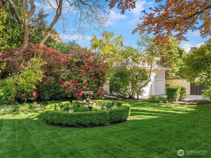 Carriage House: 2 car garage with 1 bedroom apartment above