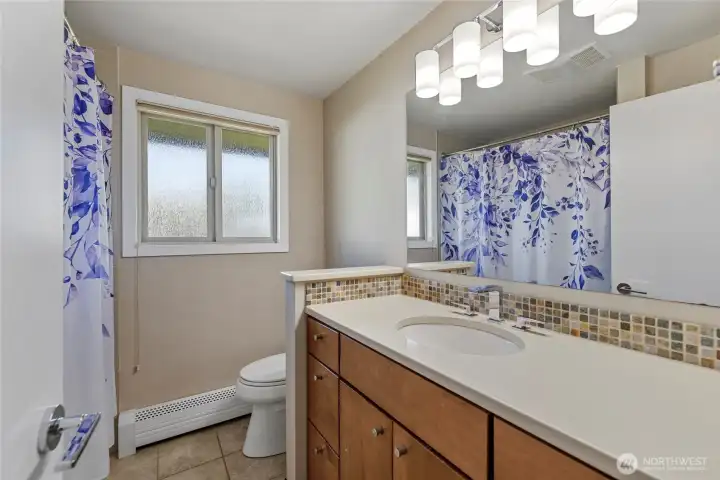 Main level full bathroom