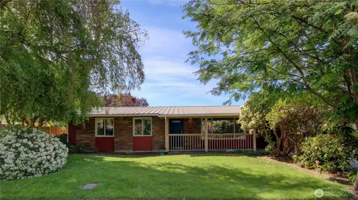 Come explore this charming 1850 sq. ft. country rambler.